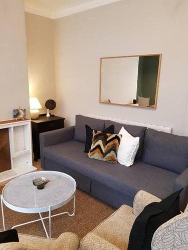 Beautiful and Classy 2 Bedroom Westbourne House Image 1