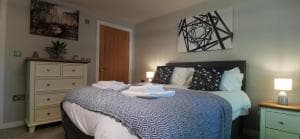 2 Bedroom Apartment, Free Parking Image 2