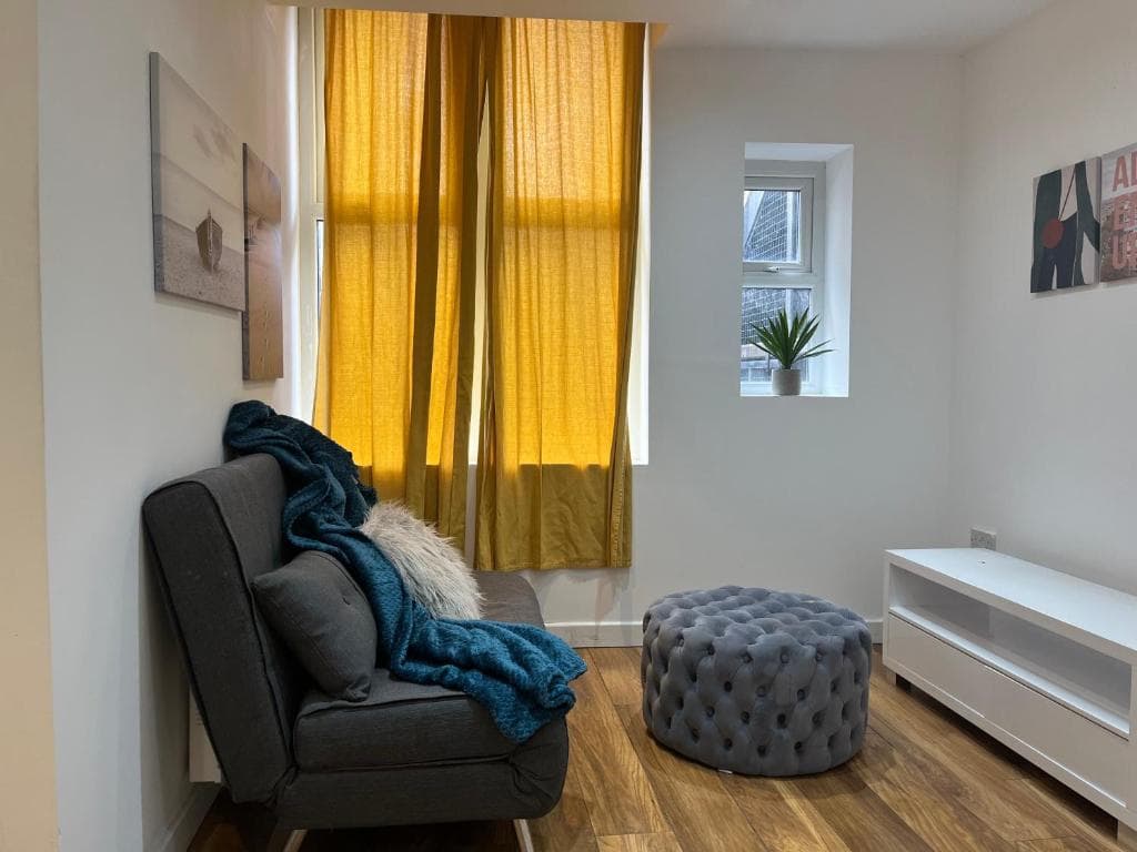 Valee living, Dewsbury One Bedroom, Leeds Image 8