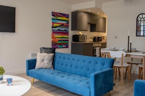 BV Conditioning House Royal Comfy Suite Bradford Image 3