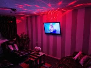 *10OR* Setup for your most relaxed & amazing stay + Free Parking + Free Fast WiFi * Image 2