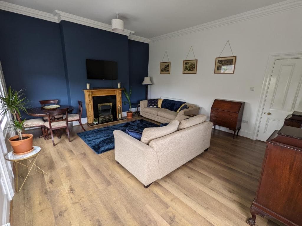 No. 1 Grosvenor Crescent, First Floor Apartment Image 1
