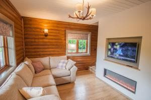 High Oaks Grange - Glamping Image 12