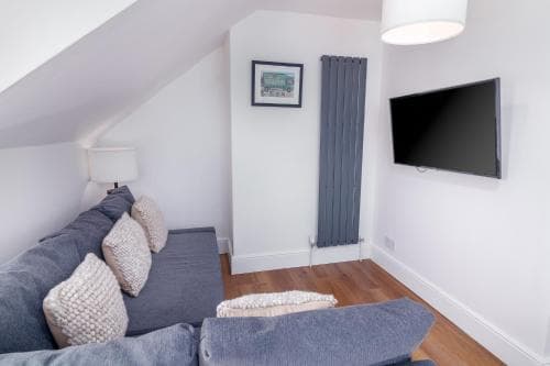 Whitby Heights - Spacious, Modern 2bed Apartment,Pet Friendly,5mins walk to beach Image 3