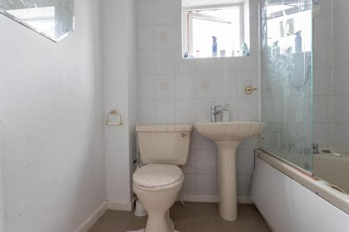 10 min to CityCentre Image 9