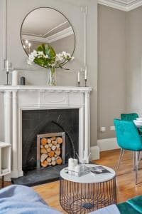 Delightful and Designer Apartment in Yorkshire - Parking Image 2