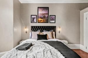 Designer Spacious Apartment in Yorkshire - Parking Image 2