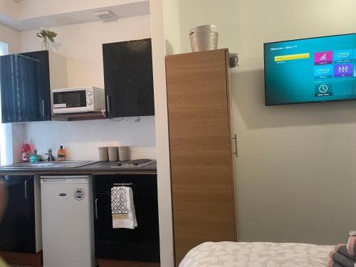 Bv Comfy Budget Studio At Quebec Street Bradford Image 2