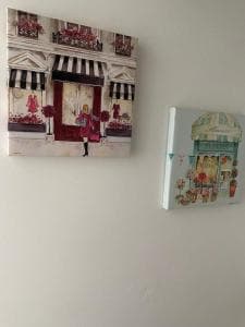 Spacious house with 3 ensuite bedrooms in Leeds Image 2