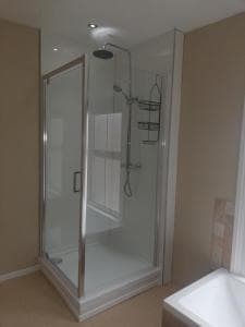 Cosy contemporary 2 bed home central location near racecourse fast WiFi Image 3