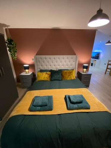 Home From Home Cosy 2 Bed Apartment Image 2