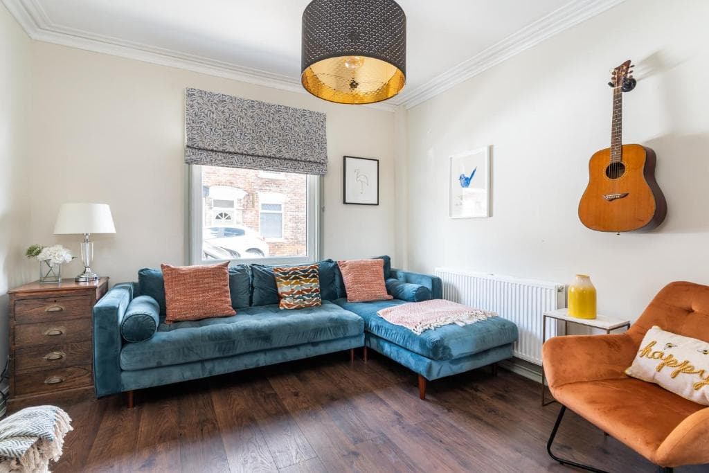 Pass the Keys Vibrant Victorian Home Image 1