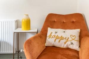 Pass the Keys Vibrant Victorian Home Image 2