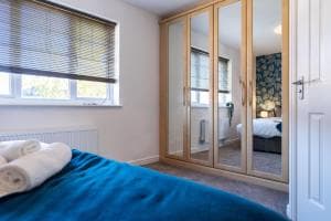 Contractor*Leisure*King Bed*Free Parking Image 2