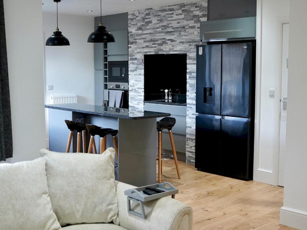 Stunning Spacious Home Near Leeds Centre Pass The Keys Image 1