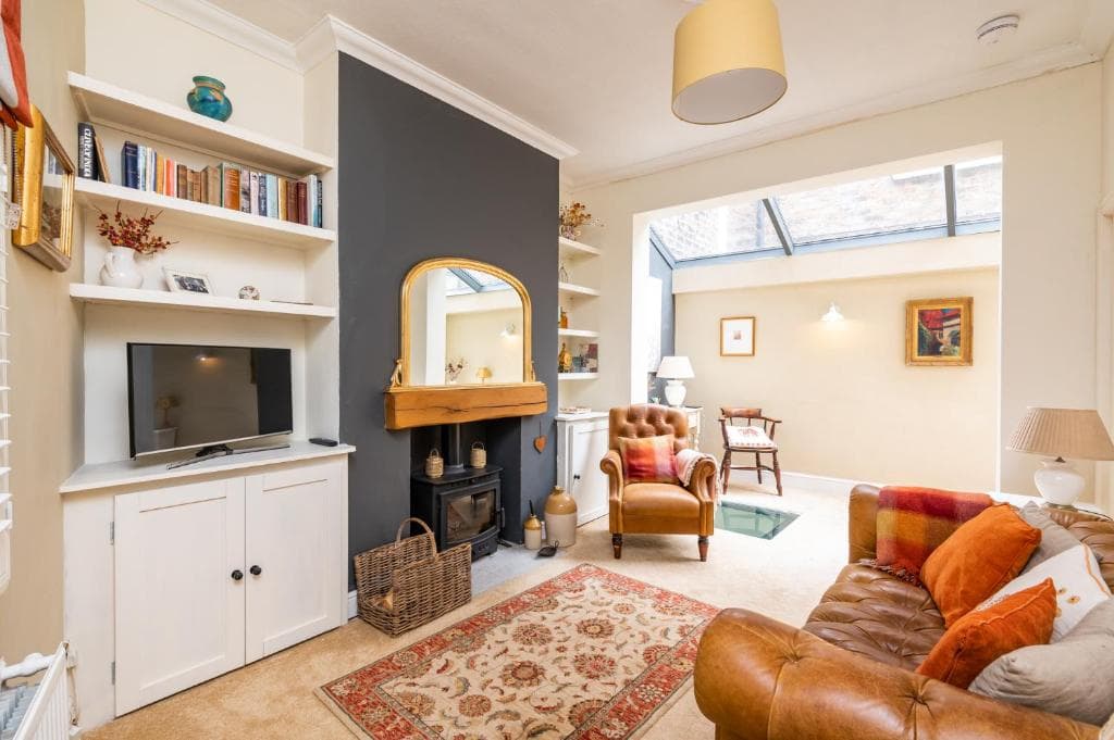 Pass the Keys Quaint 2 Bed within City Walls Image 1