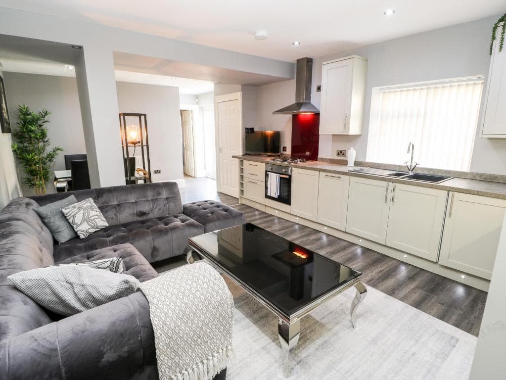 The Coach House, 4, St John's North Apartments Image 1