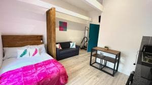 MODERN LUSH SHEFFIELD APARTMENT, SHEFFIELD UNI, NETFLIX, Nearby Paid Parking Image 2