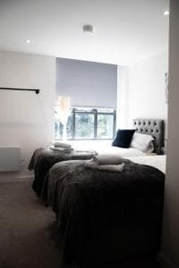 Modern 2 bed in a beautiful location of Holmfirth! Image 2