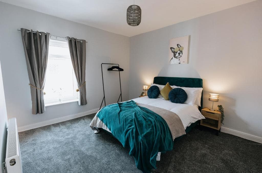 LIQUORICE LODGE - Modern 2 Bed House in Castleford, Yorkshire Image 1