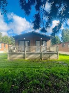 Truemans Lodge with Hot Tub Image 3