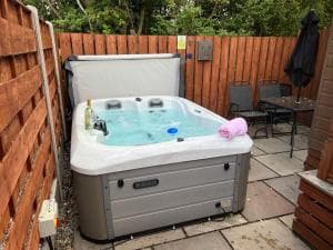 Elder Cabin with Hot Tub Image 2