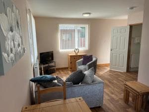 Tulip Cabin with Hot Tub Image 2