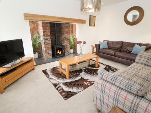 12 Lawnswood Crescent Image 3