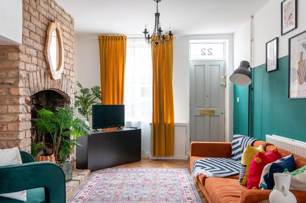 Pass the Keys Gorgeous Terrace Near Bishy Road Image 1