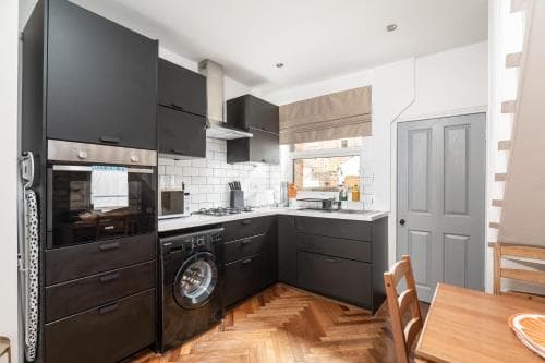 Pass the Keys Gorgeous Terrace Near Bishy Road Image 3