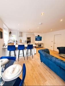 The Hideaway Luxury 5* 2 Bed Garden Apartment Image 1