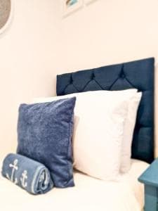 The Hideaway Luxury 5* 2 Bed Garden Apartment Image 2