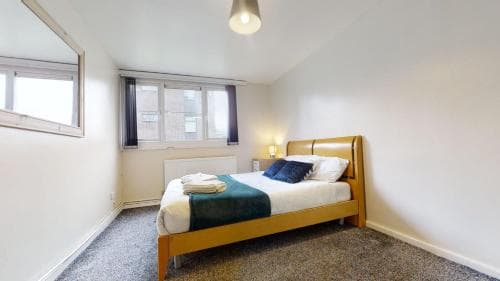 3 Bed Sheffield City Centre Apartment Image 3