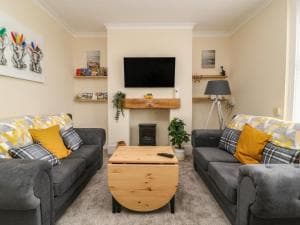 2 Lane End Cottages Image 2