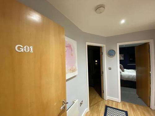 Beautiful OneBed Flat in the Heart of the City Image 3