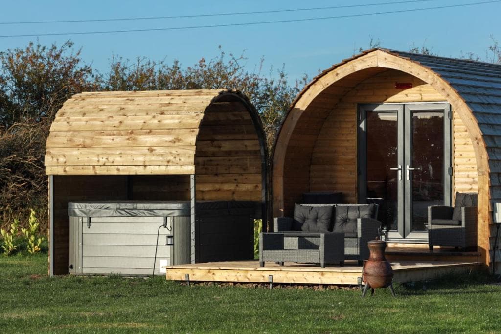 Little Meadow Pods - Sleep 2-4 with Hot Tub Image 1