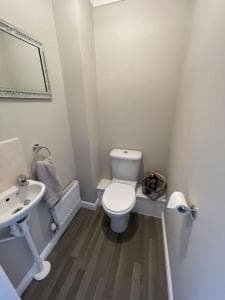 Redcar House - New build Sleeps 6 Workstays UK Image 2