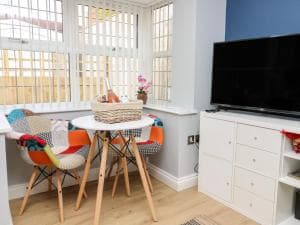 Robin Cottage Image 2