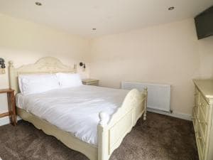 Top Hill Farm Cottage Image 2