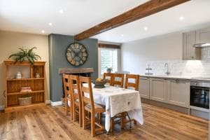 Dovecote Farm House Image 3