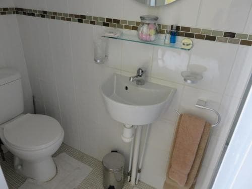 Oakwell Guest House Image 3