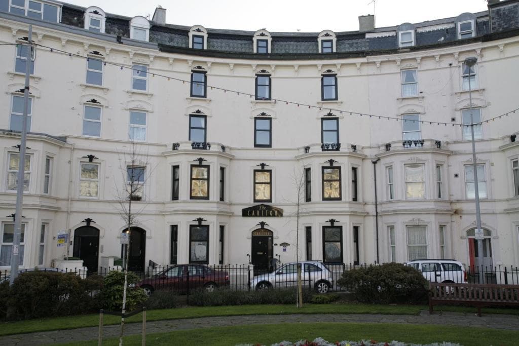 The Carlton's Holiday Suites Image 1