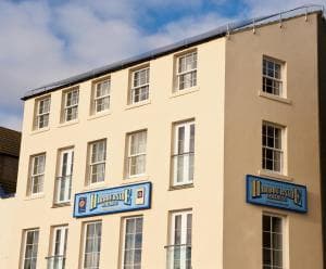 Harbourside Apartments with Private Parking Image 3