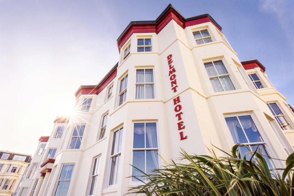 Delmont Hotel Image 2