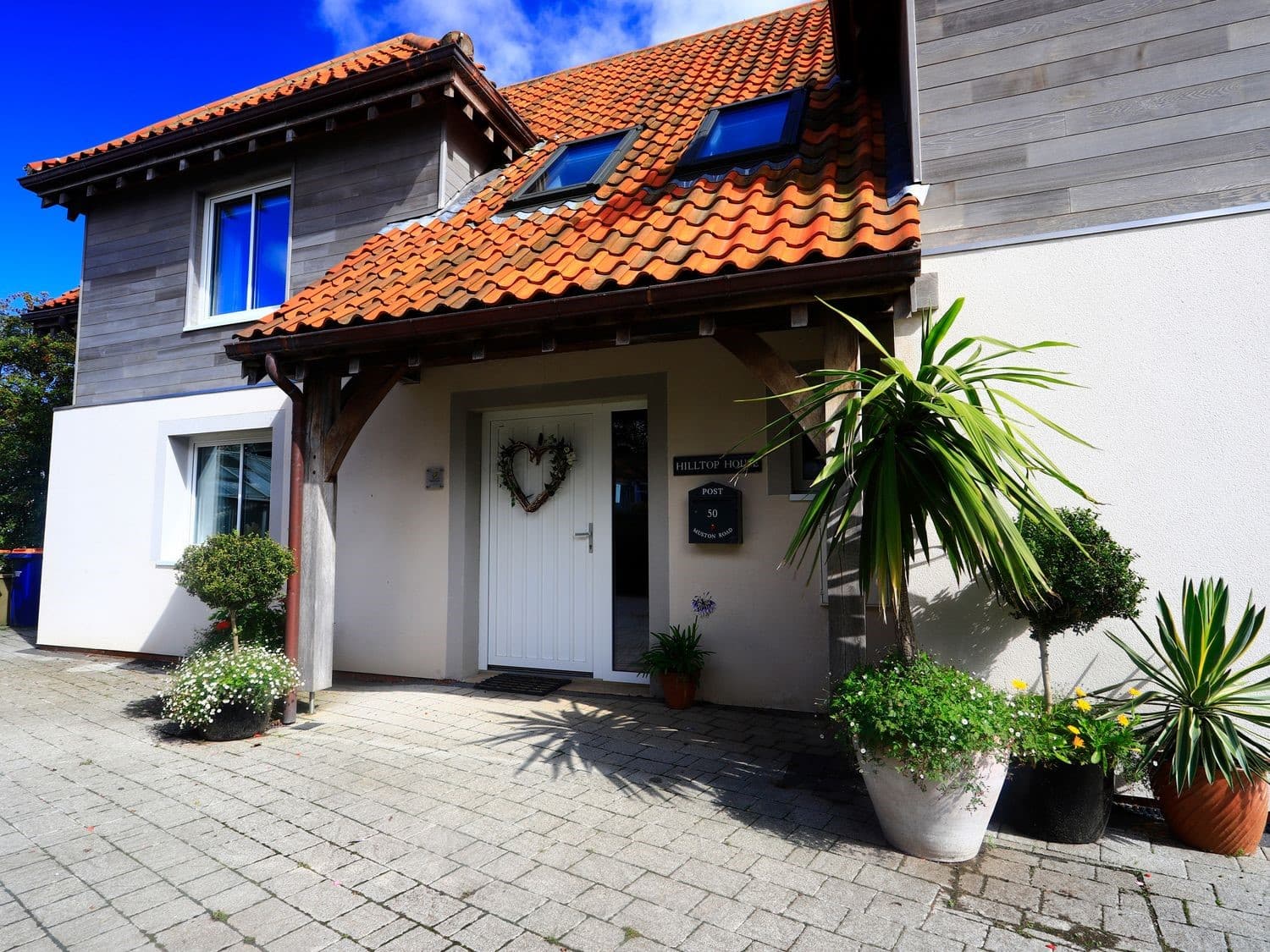 Hilltop House Image 2