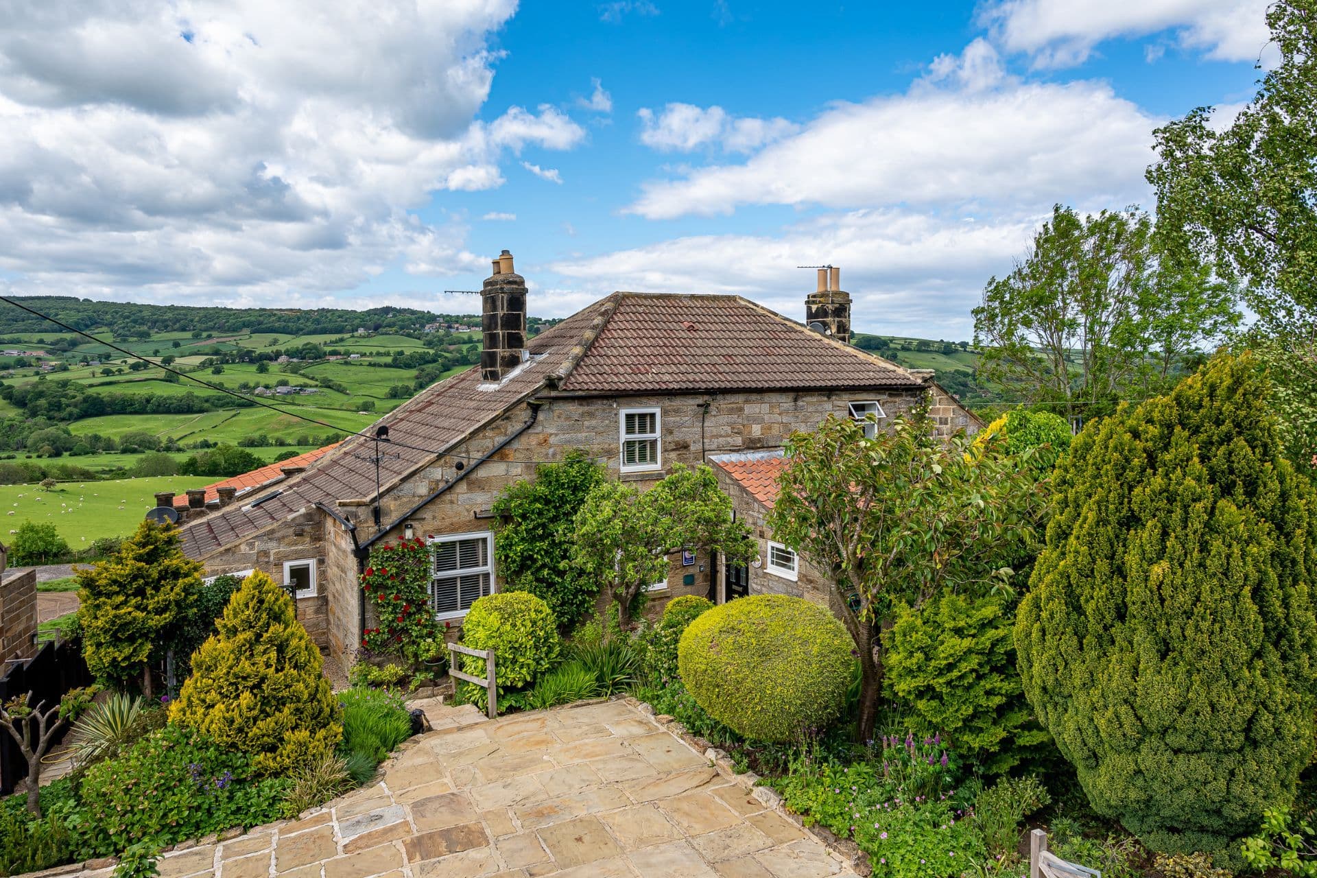 Dolly Cottage Image 2