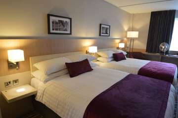 Accommodation at Lancaster Hotel in raf northolt
