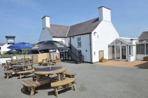 Accommodation at California Hotel in anglesey airport