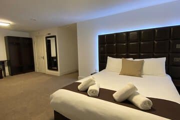 Accommodation at The Charles Hotel in rochester airport