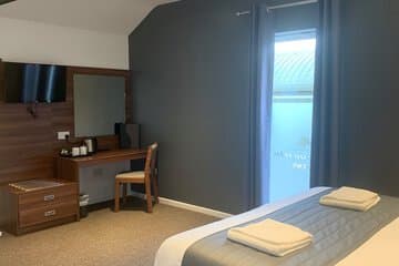 Accommodation at Oakwood Farm Mews in hawarden airport